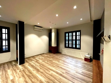 BÁN NHÀ THỤY KHUÊ TÂY HỒ. 40M2 6 TẦNG MT 7M 18 TỶ- LÔ GÓC- KHU PHỐ SẦM UẨT- KINH DOANH ĐỈNH CAO.