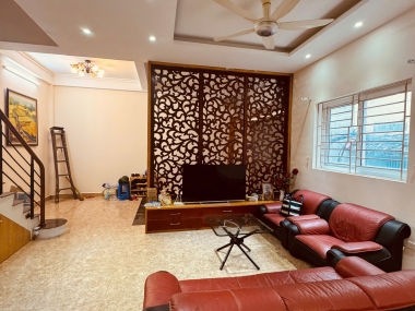 ???????? NHÀ ĐẸP NGỌC LÂM 58M2 - DÂN XÂY  - 4TẦNG - 5M RA ÔTÔ- GIÁ ĐẦU TƯ.
 
Lh : ☎️ 0925911989 e Qu