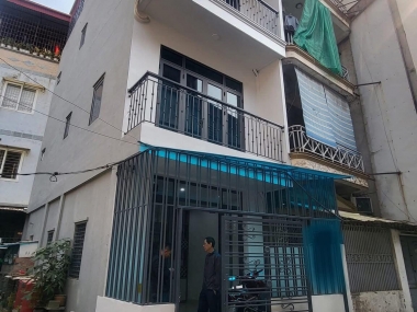 Cần cho thuê nhà đẹp lô góc Quan Nhân, 4 tầng, 46m2, 4 ngủ, 17 Triệu